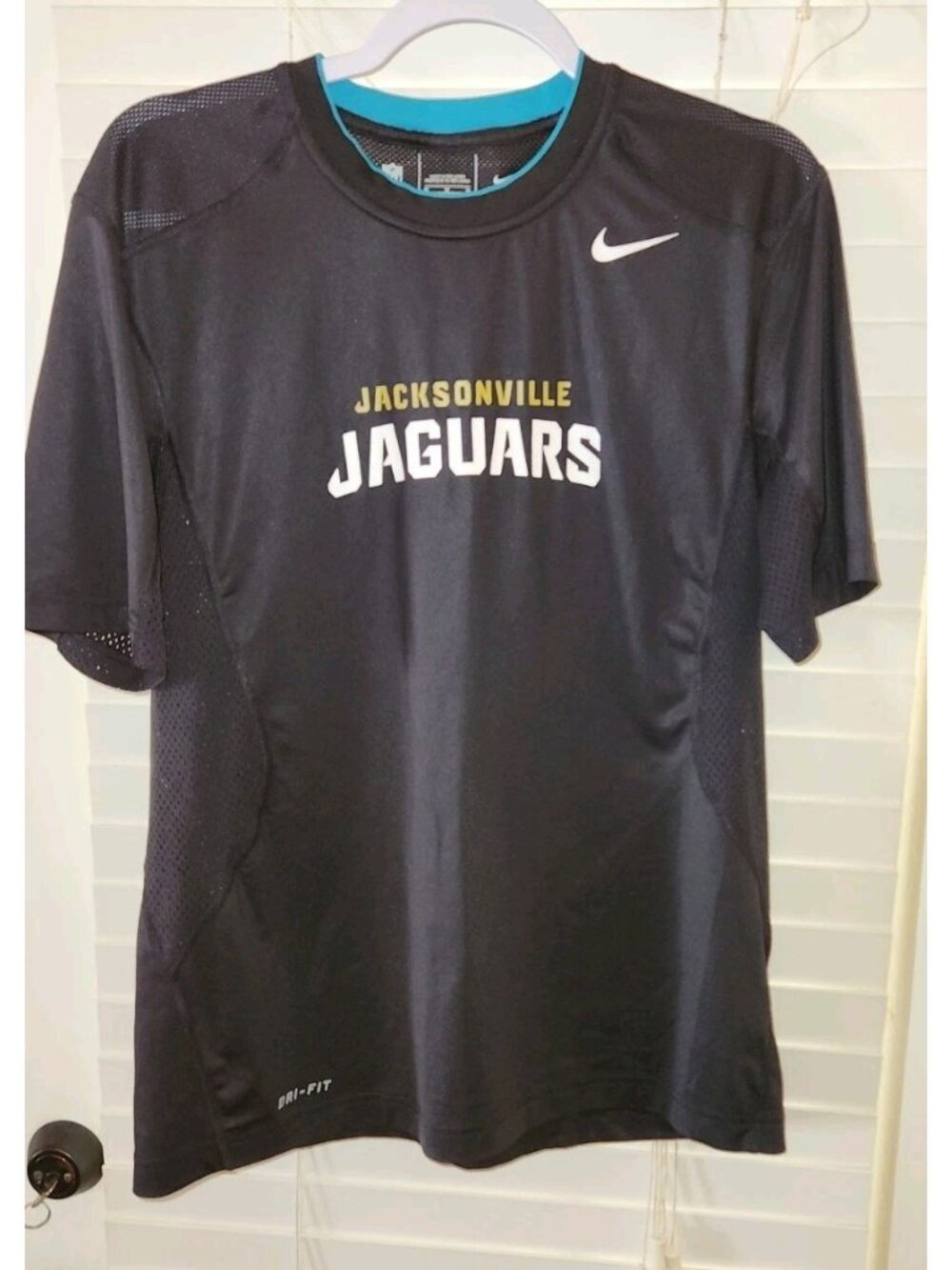 NFL nike Jacksonville Jaguars womens T-shirt MEDIUM
